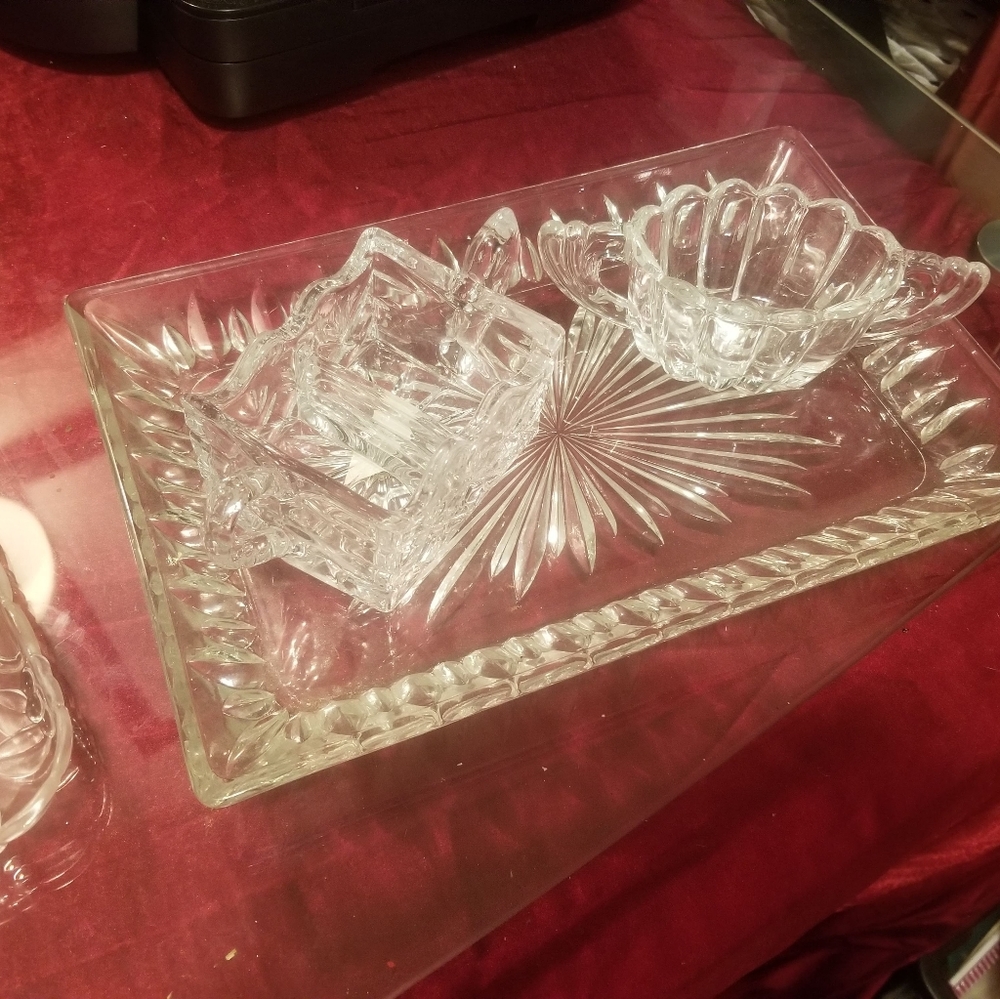 Shannon crystal serving set